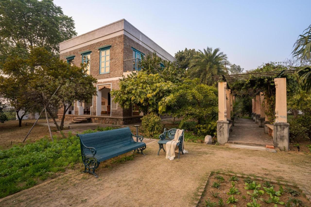 Lohonostays Library Sadhrana Bagh Gurgaon Exteriör bild